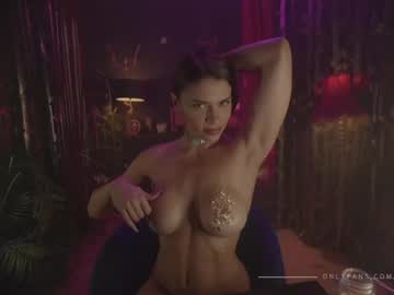 Naked cam girl lucieoude_ image #2670842