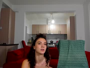 Naked cam girl charlotte2896 image #3243131