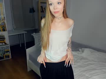 Naked cam girl honeybzzz image #3932519