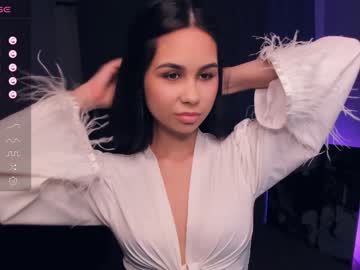 vicky_tells naked cam