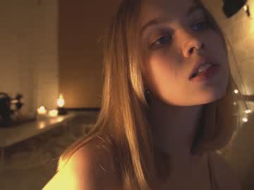 Naked cam girl bibi_it_is image #2964468