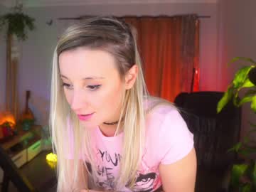 Naked cam girl juicyandthepussyblvd image #3626065