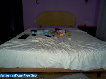 Naked cam girl annemanifique image #460645