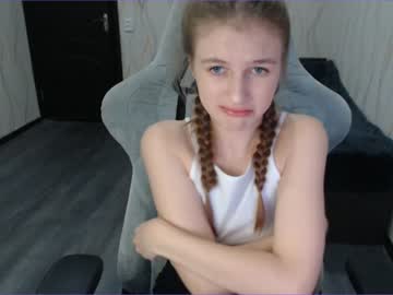 Naked cam girl kylie_mine image #2821046