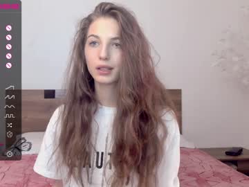 Naked cam girl maya20022 image #2055266