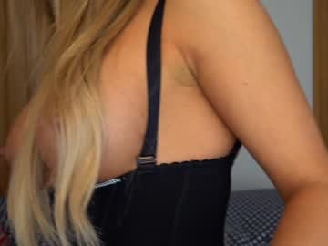 Naked cam girl beyllove_d image #600224