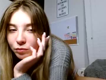 Naked cam girl lilruchi image #2996035