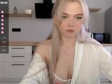 Naked cam girl small_blondee image #1489473