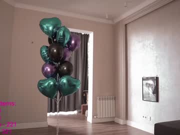 Naked cam girl lindamei image #3132329