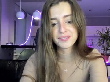Naked cam girl coy_amina_ image #3049077