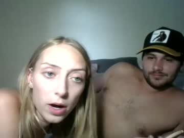 Naked cam couple hunnyy112 image #2045621