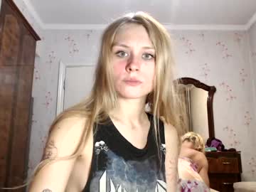 Naked cam couple ellie_mcqueen image #2181552