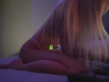 Naked cam girl crazzy_cherry image #3543378