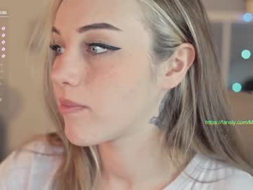 Naked cam girl mia_milagros image #2075074