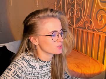 Naked cam girl linellali image #2552523