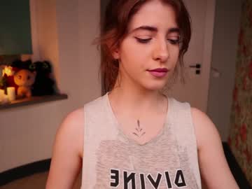 Naked cam girl yours_lola image #1426772