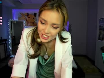 Naked cam girl miya_kimmi image #2119220