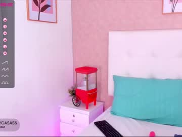 Naked cam girl victoria_casas image #1224267