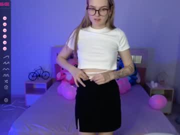 Naked cam girl amelialuck image #3728406