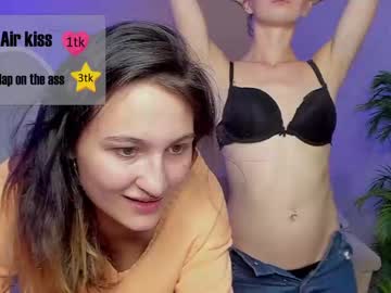 Naked cam girl emily_browen image #2646193