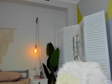 Naked cam girl y_u_m_i_k_a image #3355732