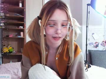 Naked cam girl lee_ex image #4004591