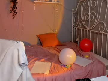 Naked cam girl linellali image #2538007