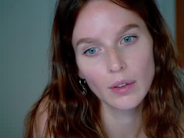 Naked cam girl ellaa91 image #2653212