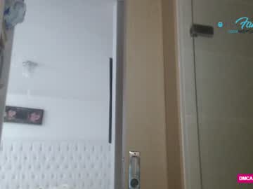 Naked cam girl hellosahara image #1483694