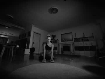 Naked cam girl hannahjames710 image #2659342