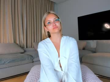 lina_nova naked cam