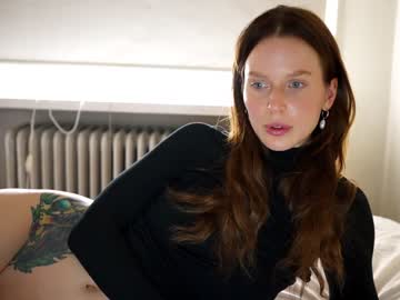 Naked cam girl ellaa91 image #2795605