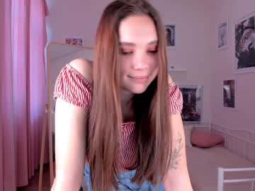 Naked cam girl kamilla_diaz image #2772877
