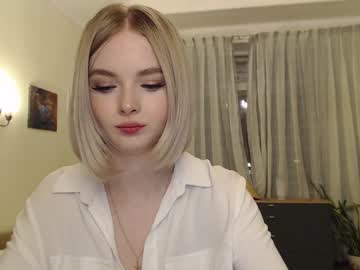 Naked cam girl yvaine777 image #816255