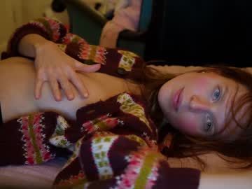 Naked cam girl ellaa91 image #3006137