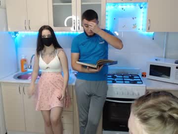 Naked cam couple renae_tom image #2606441