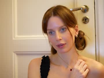 Naked cam girl ellaa91 image #3119390