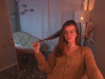 Naked cam girl zlata_luna image #326077