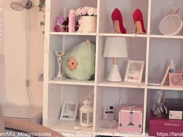 Naked cam girl mia_milagros image #2320052