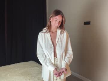 Naked cam girl vikiki_sweety image #4033062