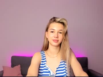 Naked cam girl holly____ image #3176141