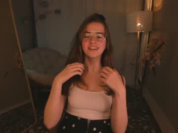 Naked cam girl zlata_luna image #348167