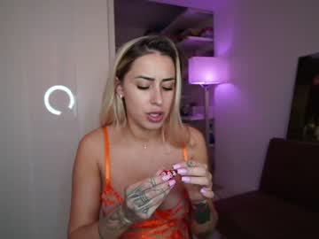 Naked cam girl laurabae_ image #1490165
