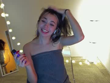 Naked cam girl y_u_m_i_k_a image #2504932