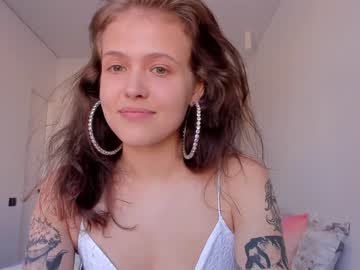 Naked cam girl adriana_hill image #2087179