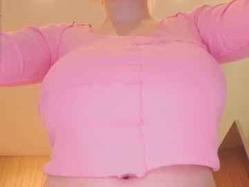 Naked cam girl aveksmr image #2170576