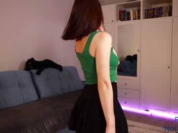Naked cam girl _blackbee_ image #2541610