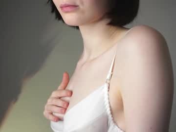 Naked cam girl kisskiss_mourmeow image #4082663