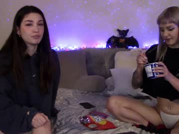 Naked cam girl mari_and_jandro image #3633132