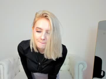 Naked cam girl oliviabr0wn image #3211277